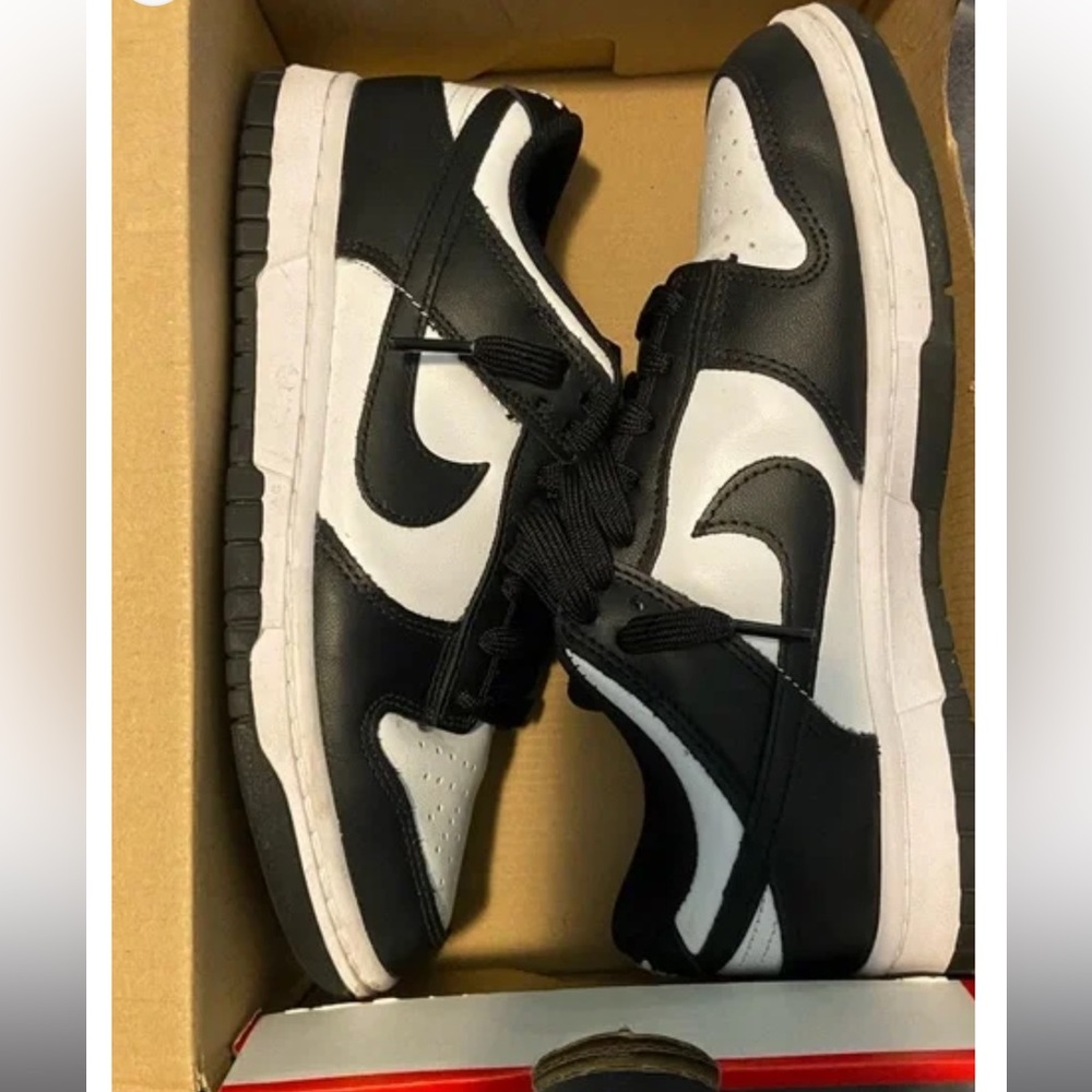 Nike dunks - Picture 3 of 3